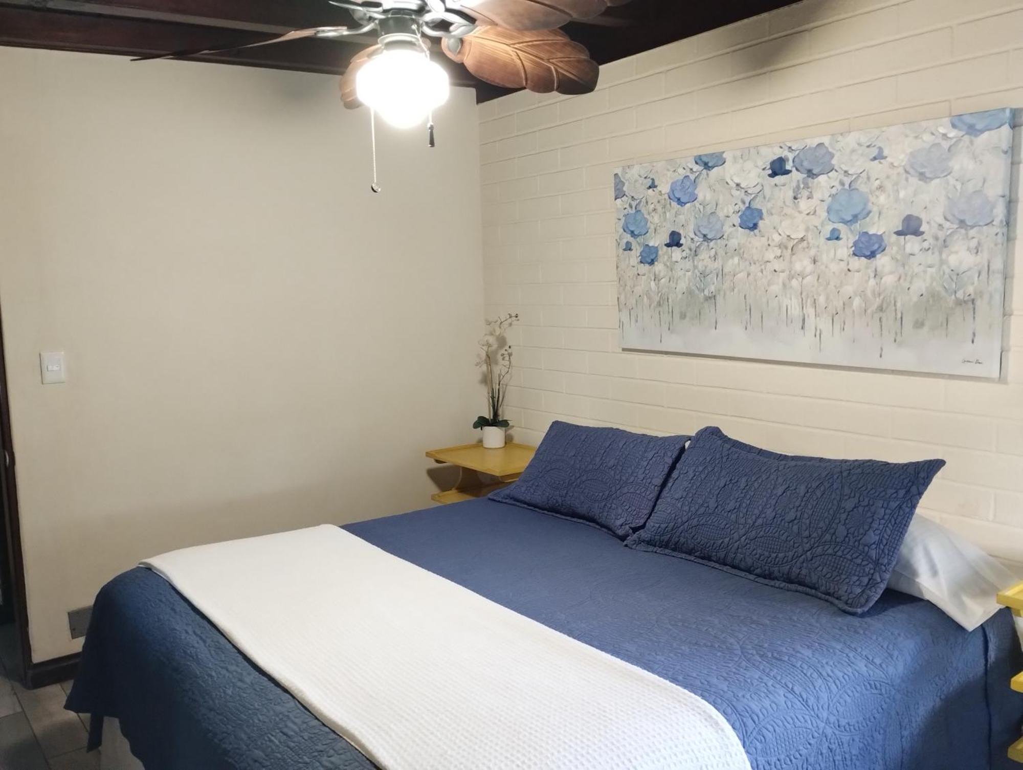 Hotel Quintas Papagayo Ensenada Bilik gambar