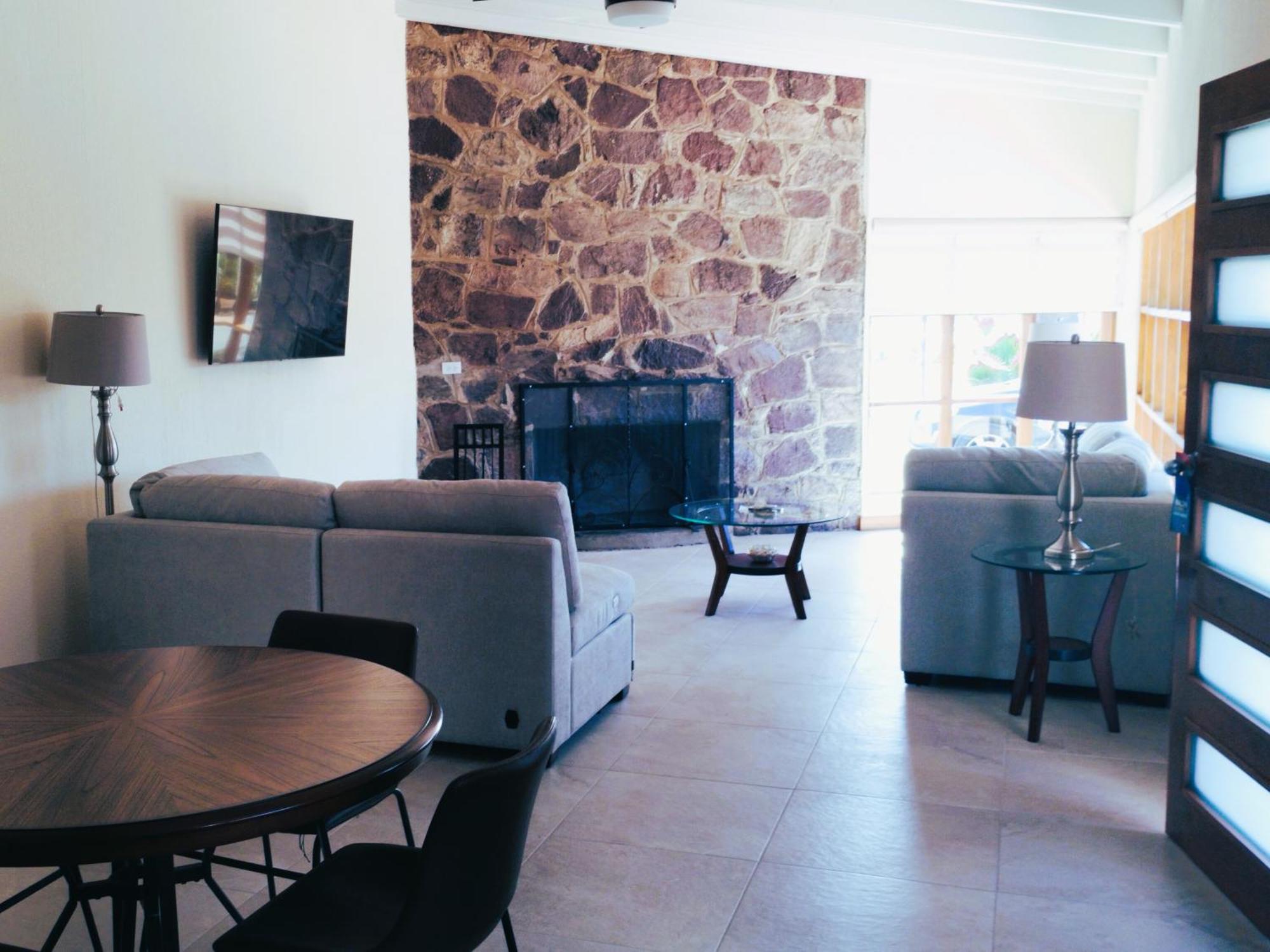 Hotel Quintas Papagayo Ensenada Bilik gambar